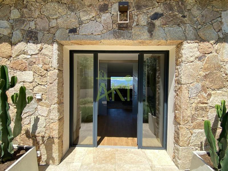 Maison contemporaine - 289 m² - 7 pièces