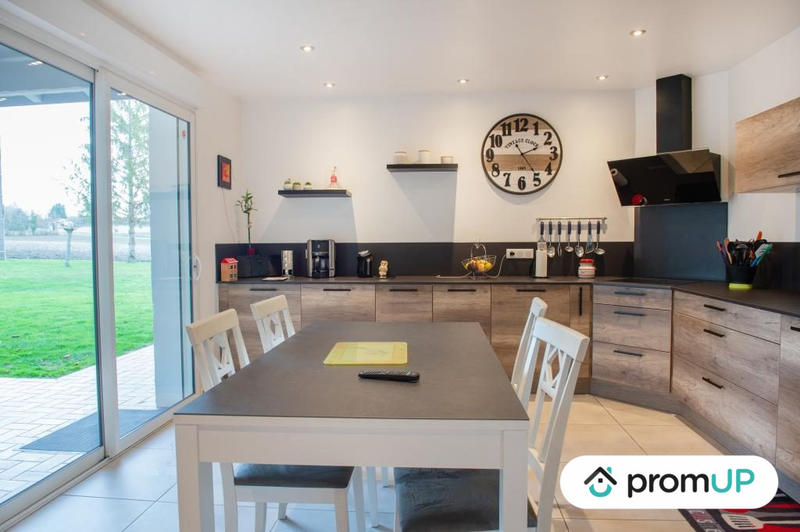 Maison - 276 m² - 8 pièces