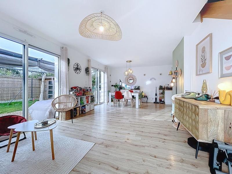 Maison - 80 m² - 4 pièces