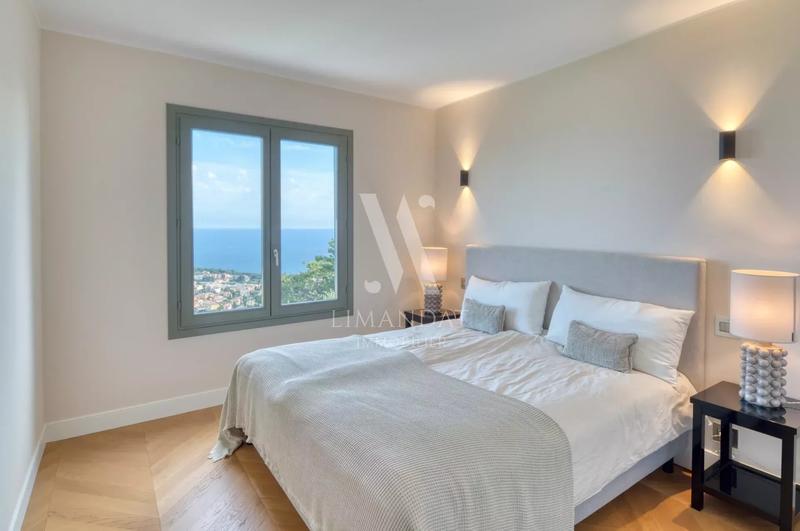 Villa - 200 m² - 5 pièces