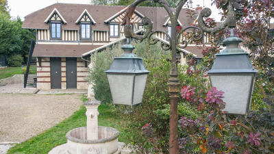 Maison - 335 m² - 12 pièces