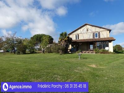 Maison - 370 m² - 11 pièces