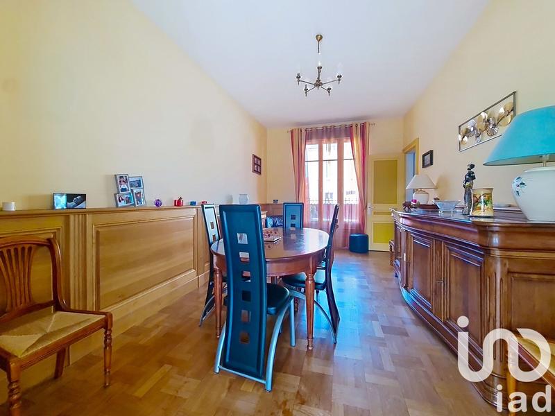 Maison - 206 m² - 8 pièces