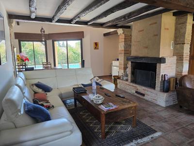 Maison - 204 m² - 7 pièces