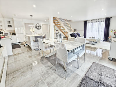 Maison - 144 m² - 5 pièces