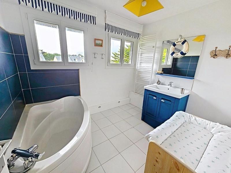 Villa - 199 m² - 9 pièces