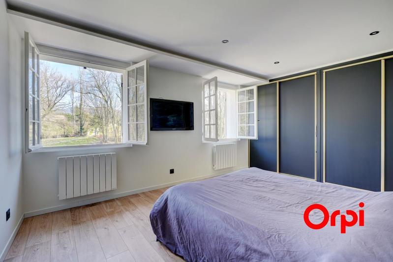 Maison - 242 m² - 8 pièces