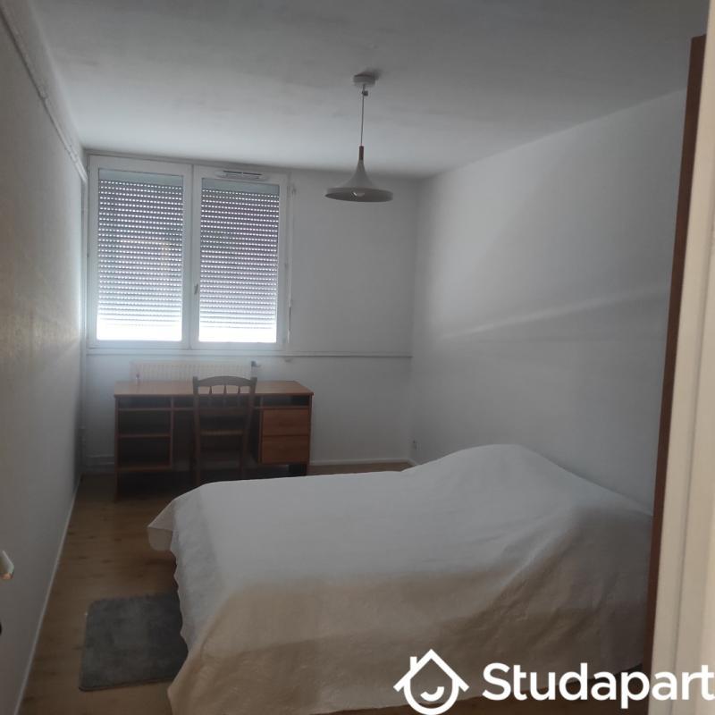 Chambre - 13 m² - 1 pièce