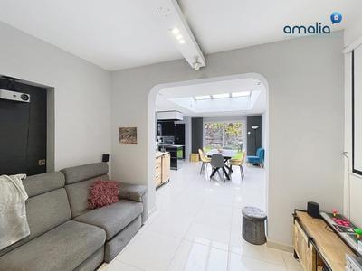 Maison - 204 m² - 7 pièces