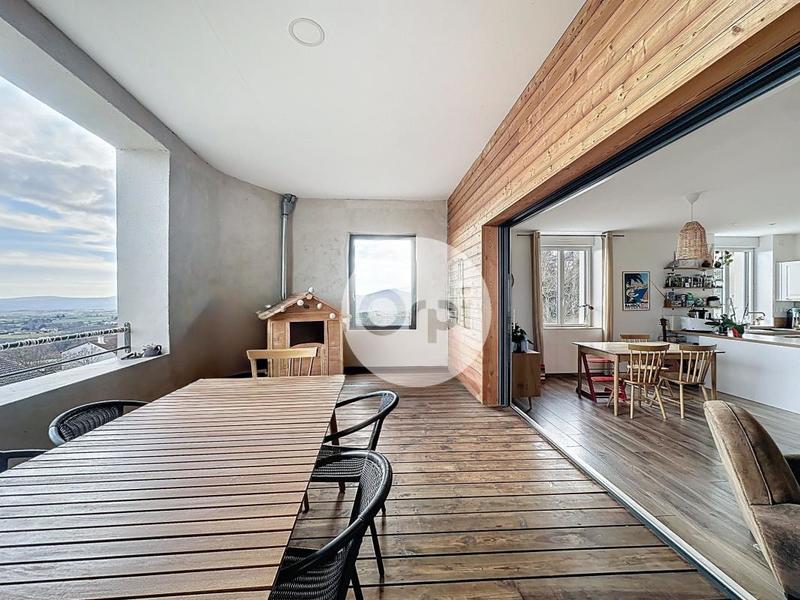 Appartement - 93 m² - 4 pièces