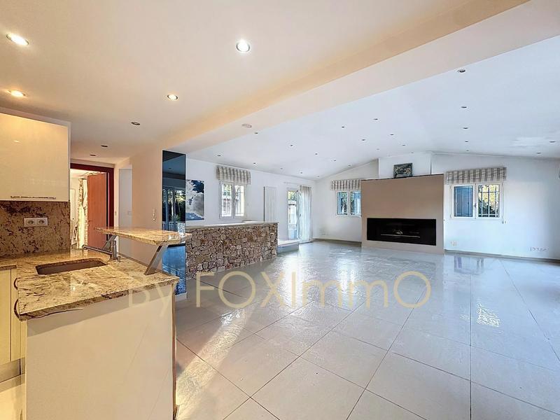 Propriété - 344 m² - 7 pièces