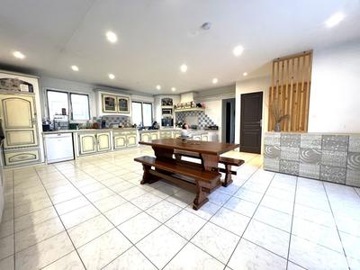 Maison - 102 m² - 4 pièces