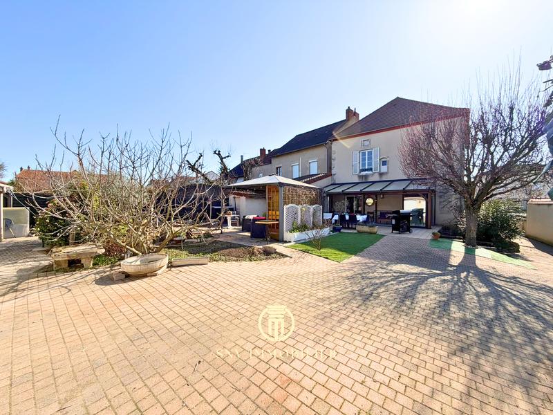 Maison de village - 160 m² - 7 pièces