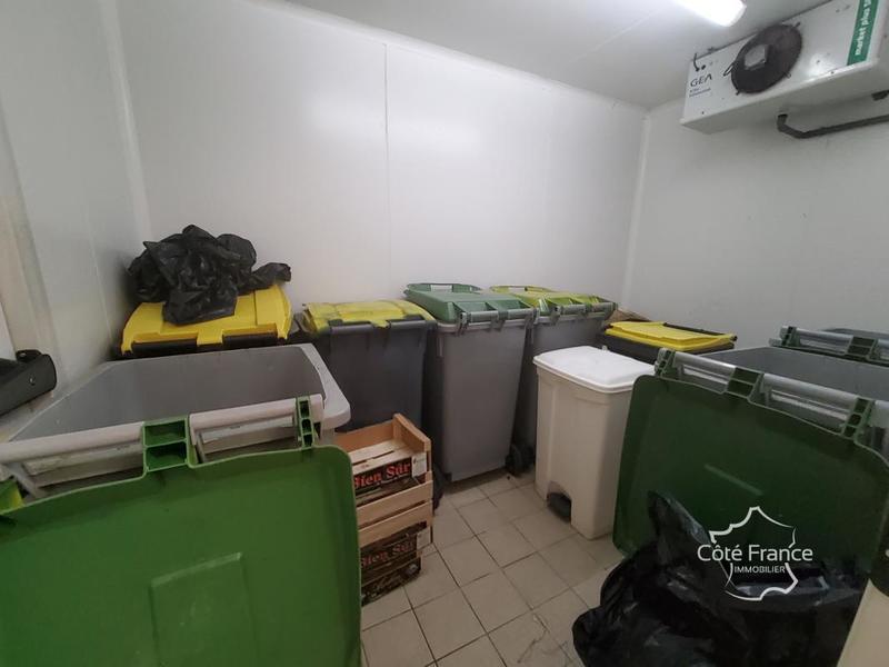 Local d'activité / Entrepôt - 208 m²