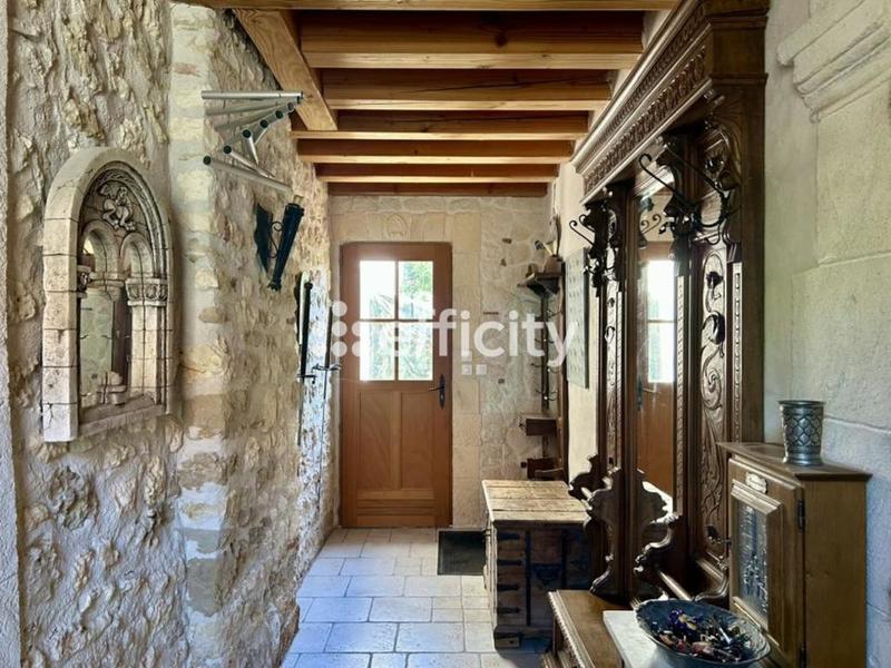 Maison - 232 m² - 10 pièces