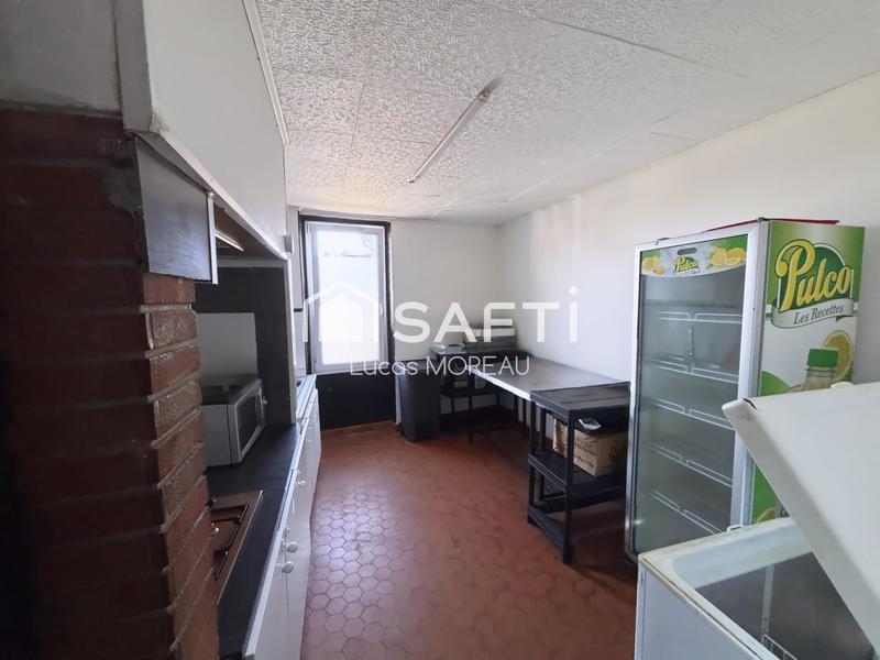 Local commercial - 160 m² - 10 pièces