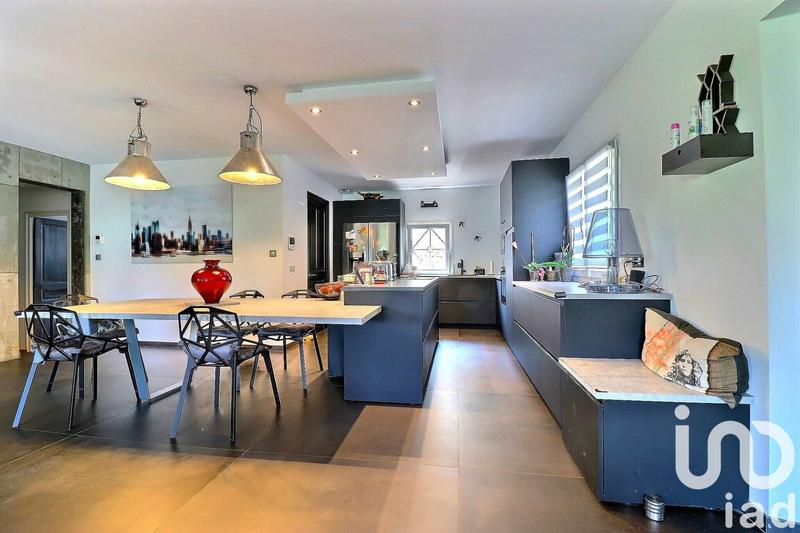 Maison - 182 m² - 5 pièces