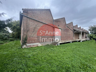 Maison - 950 m² - 2 pièces