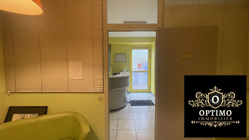 Local d'activités - 80 m² - 4 pièces