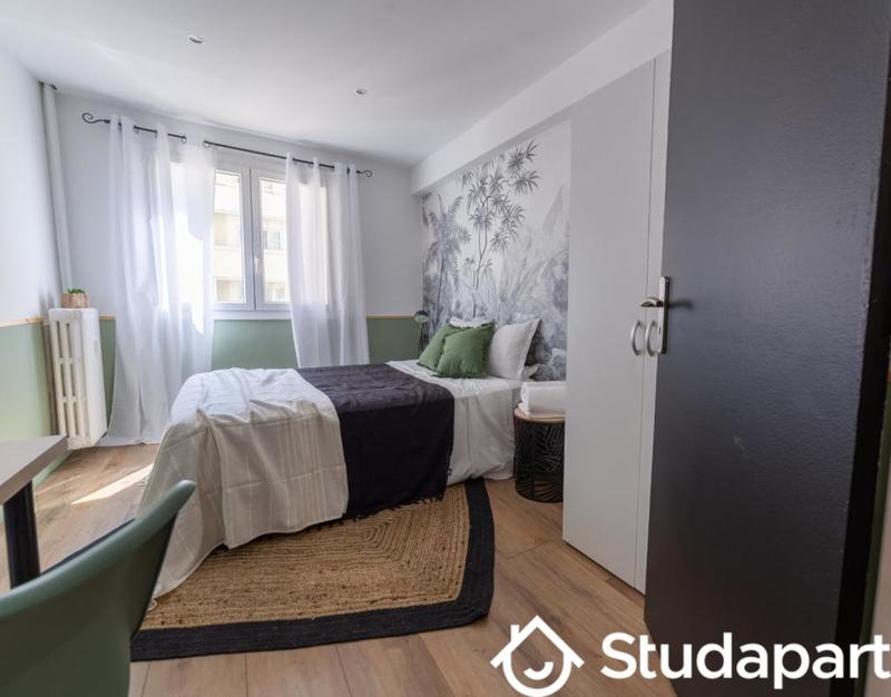 Chambre - 14 m² - 1 pièce