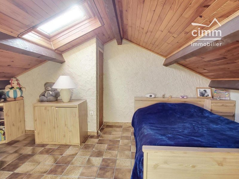 Maison - 215 m² - 7 pièces