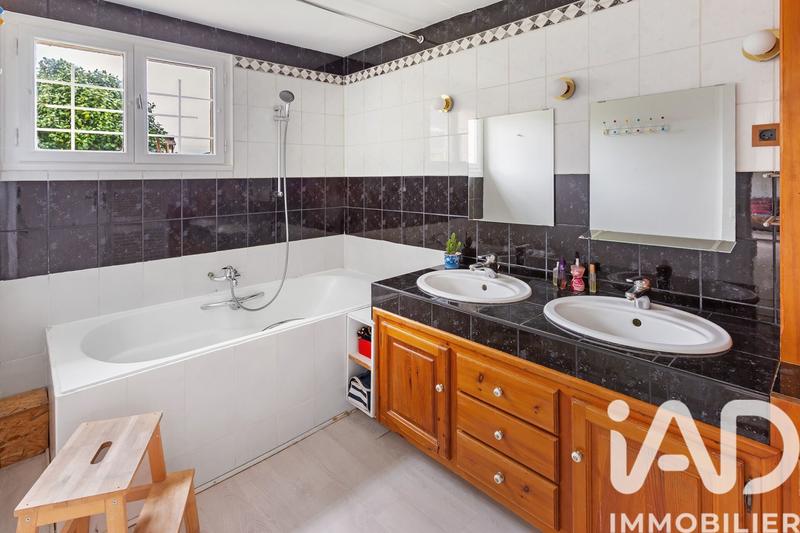 Maison - 140 m² - 5 pièces