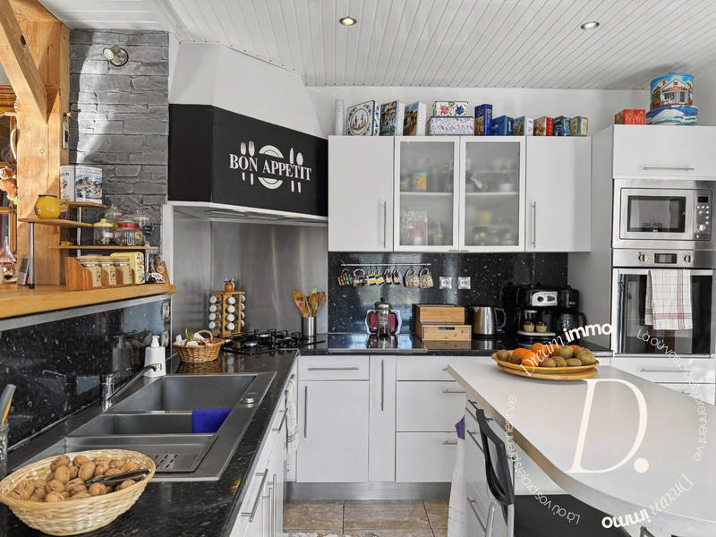 Maison - 291 m² - 10 pièces