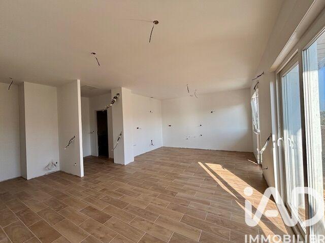 Appartement - 75 m² - 3 pièces