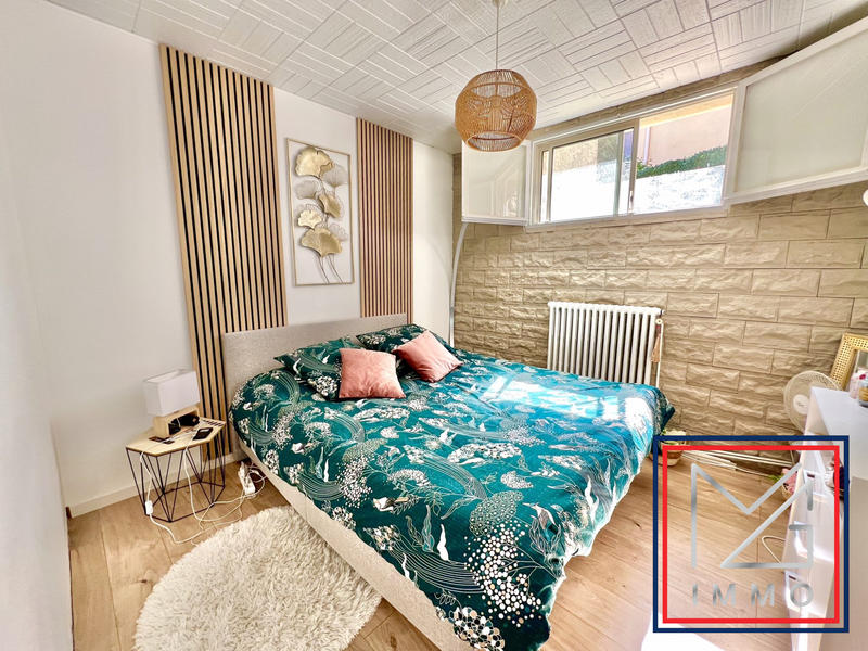 Appartement - 82 m² - 4 pièces