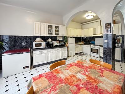 Appartement bourgeois - 143 m² - 6 pièces