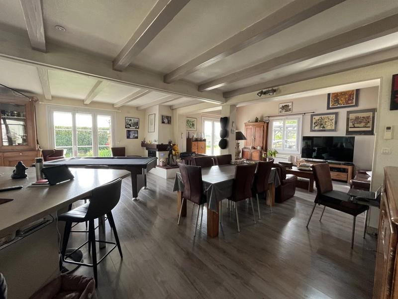 Maison - 203 m² - 7 pièces