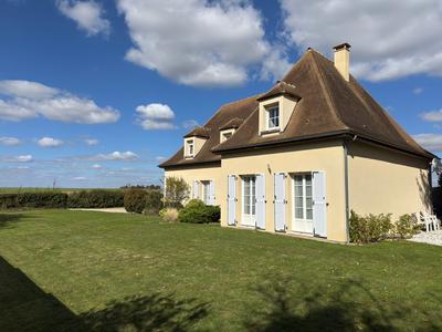 Maison contemporaine - 156 m² - 45 pièces