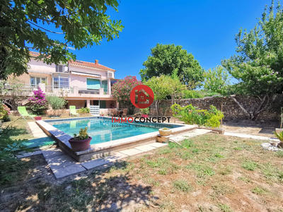 Maison traditionnelle - 110 m² - 5 pièces