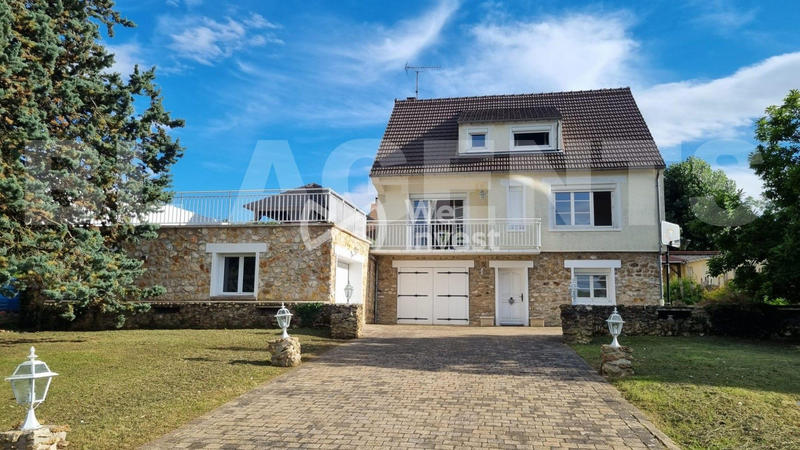 Maison - 295 m² - 9 pièces
