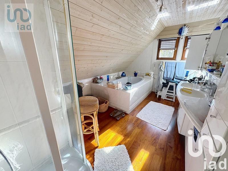 Maison - 185 m² - 8 pièces