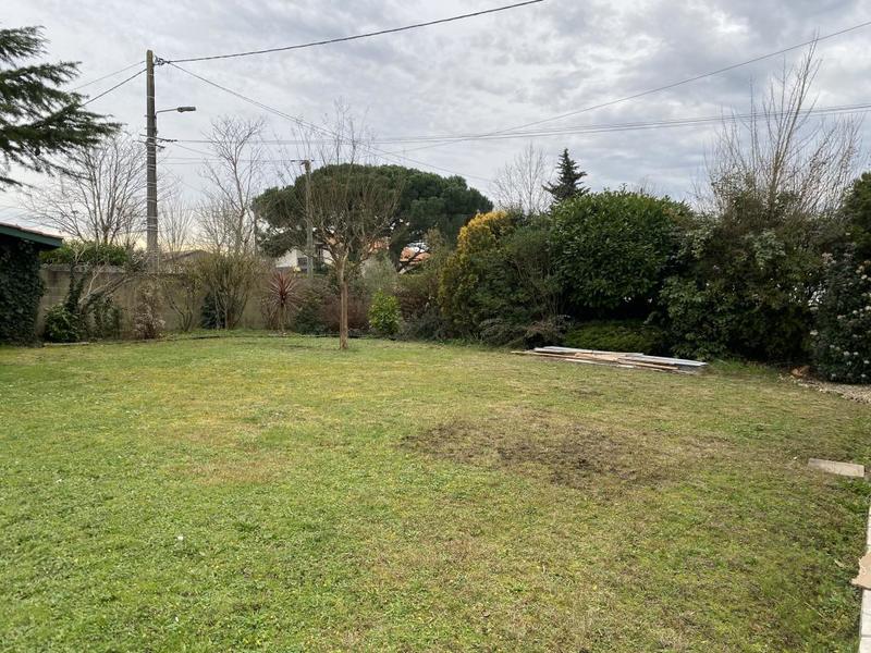 Terrain constructible - 820 m²