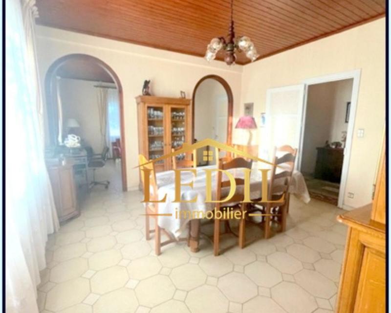 Maison de campagne - 230 m² - 6 pièces