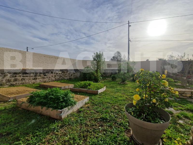 Maison - 220 m² - 8 pièces