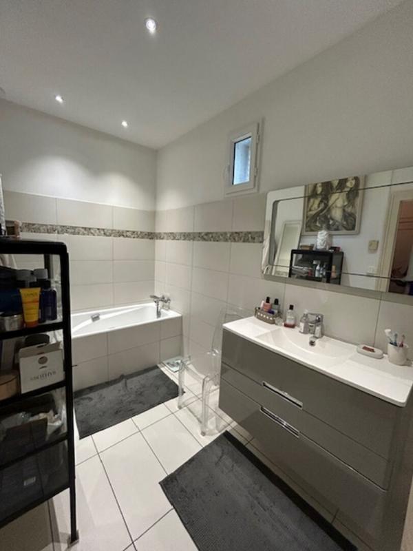 Maison - 277 m² - 11 pièces