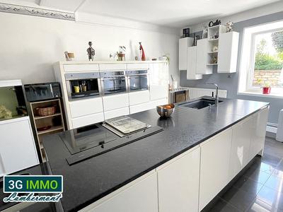 Maison - 339 m² - 10 pièces