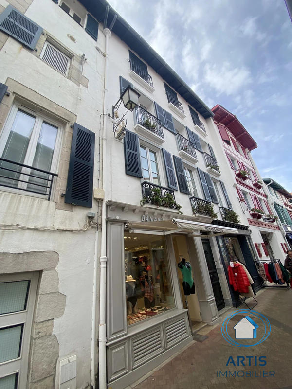 Fonds de commerce - Magasins - 73 m²