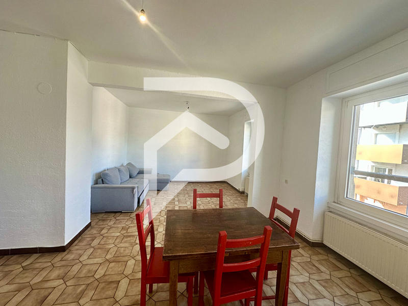 Appartement - 80 m² - 4 pièces