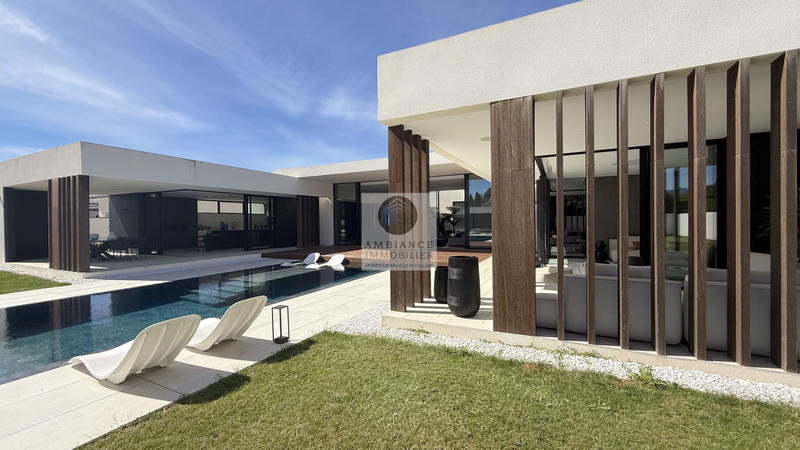 Maison - 282 m² - 7 pièces