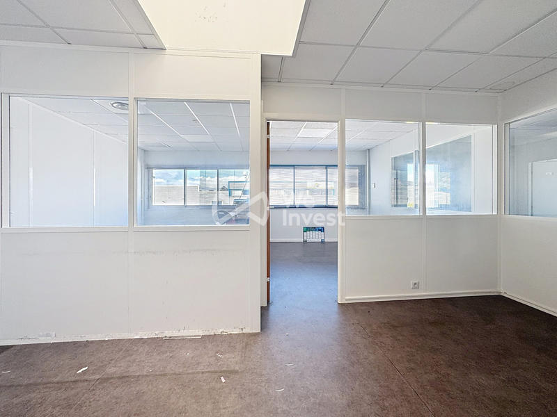 Local d'activités - 222 m² - 5 pièces