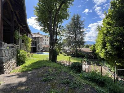 Demeure - 252 m² - 11 pièces