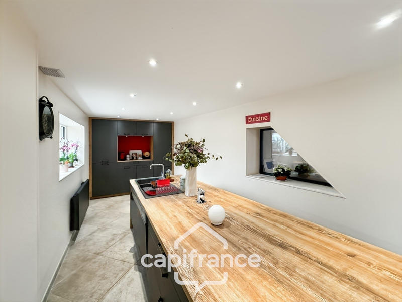 Maison - 197 m² - 9 pièces