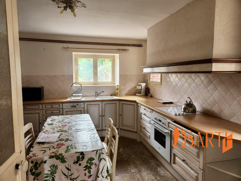 Maison - 480 m² - 16 pièces