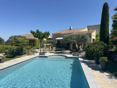 Villa - 250 m² - 6 pièces