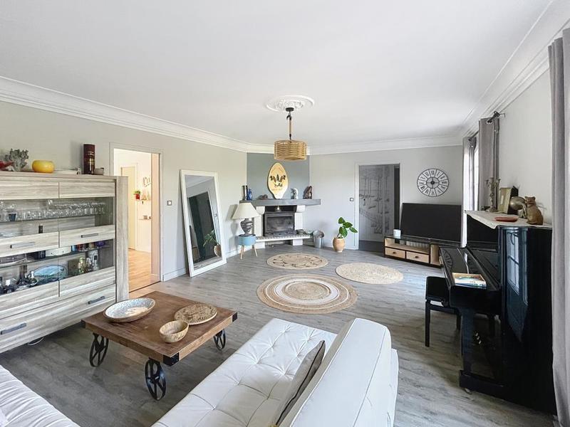 Maison - 193 m² - 8 pièces