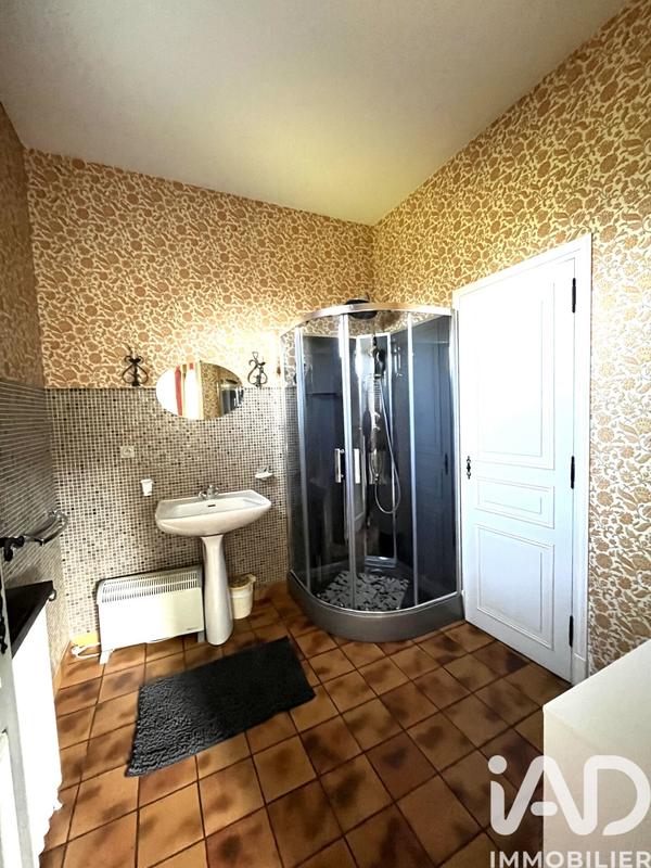 Maison - 232 m² - 6 pièces